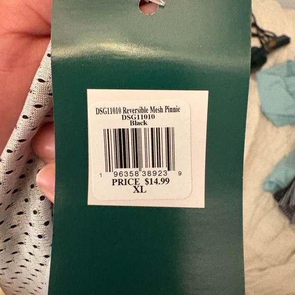 NWT Dick’s Sporting Goods Reversible Black/White Mesh Pinnie XL - Picture 3 of 3